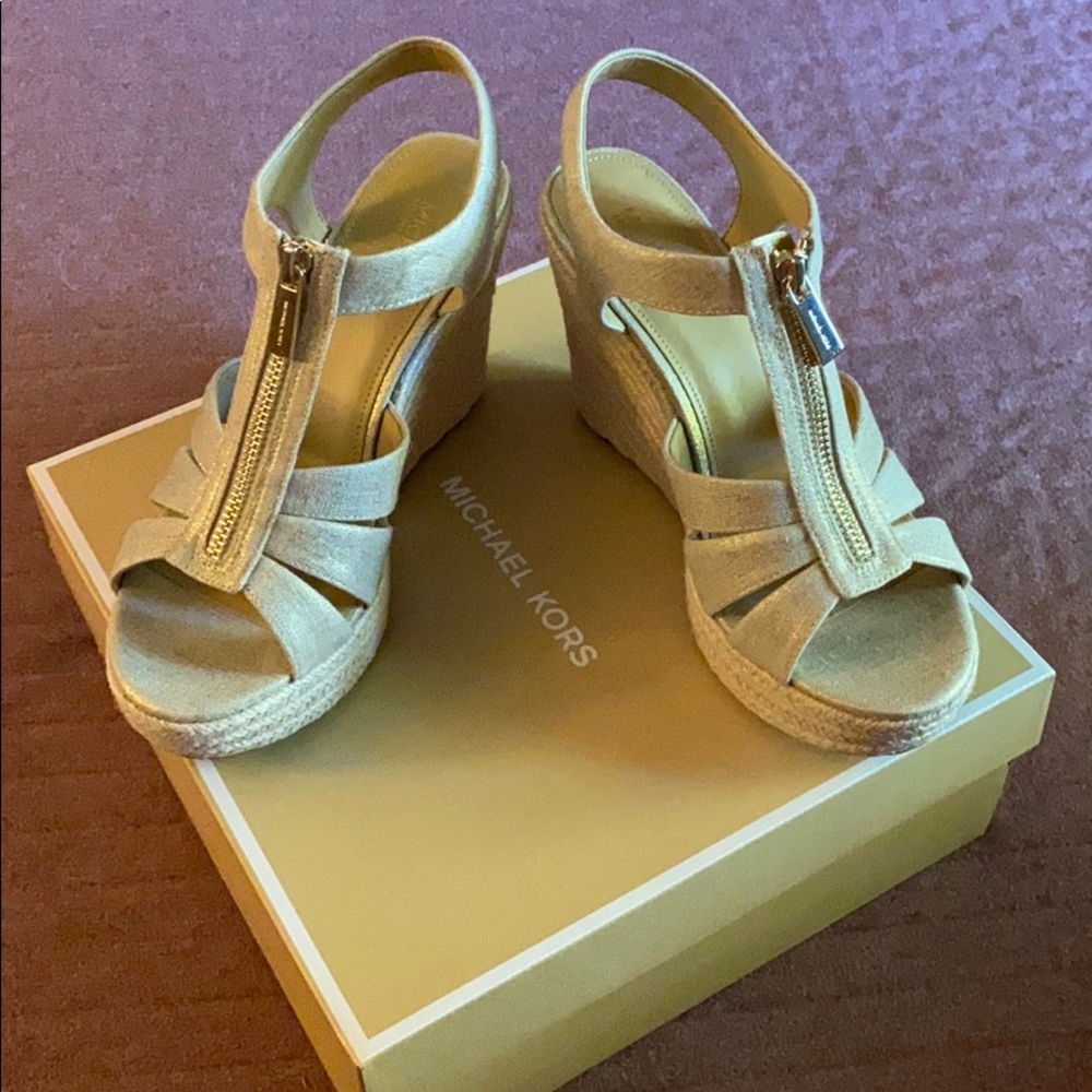 Michael kors wedges new comes with box